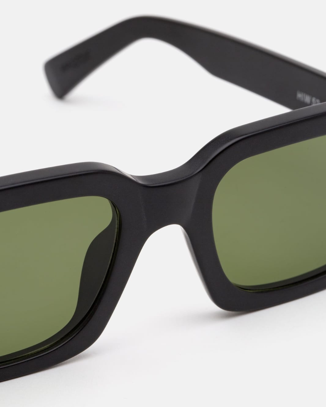 Caro Black Matte