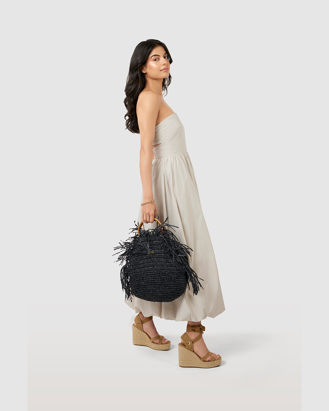 Bucket bag with bamboo Handle