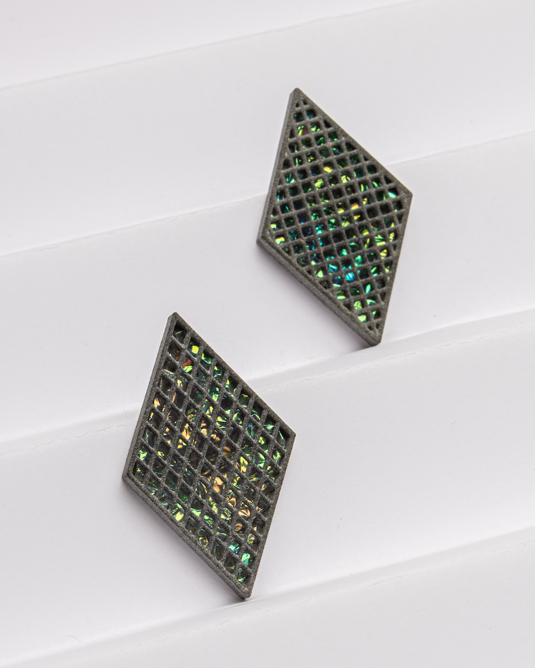 GLINT RHOMBUS EARRINGS BIG