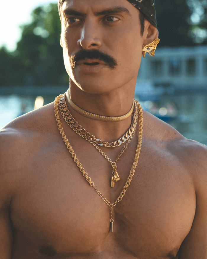 Unity gold pendant