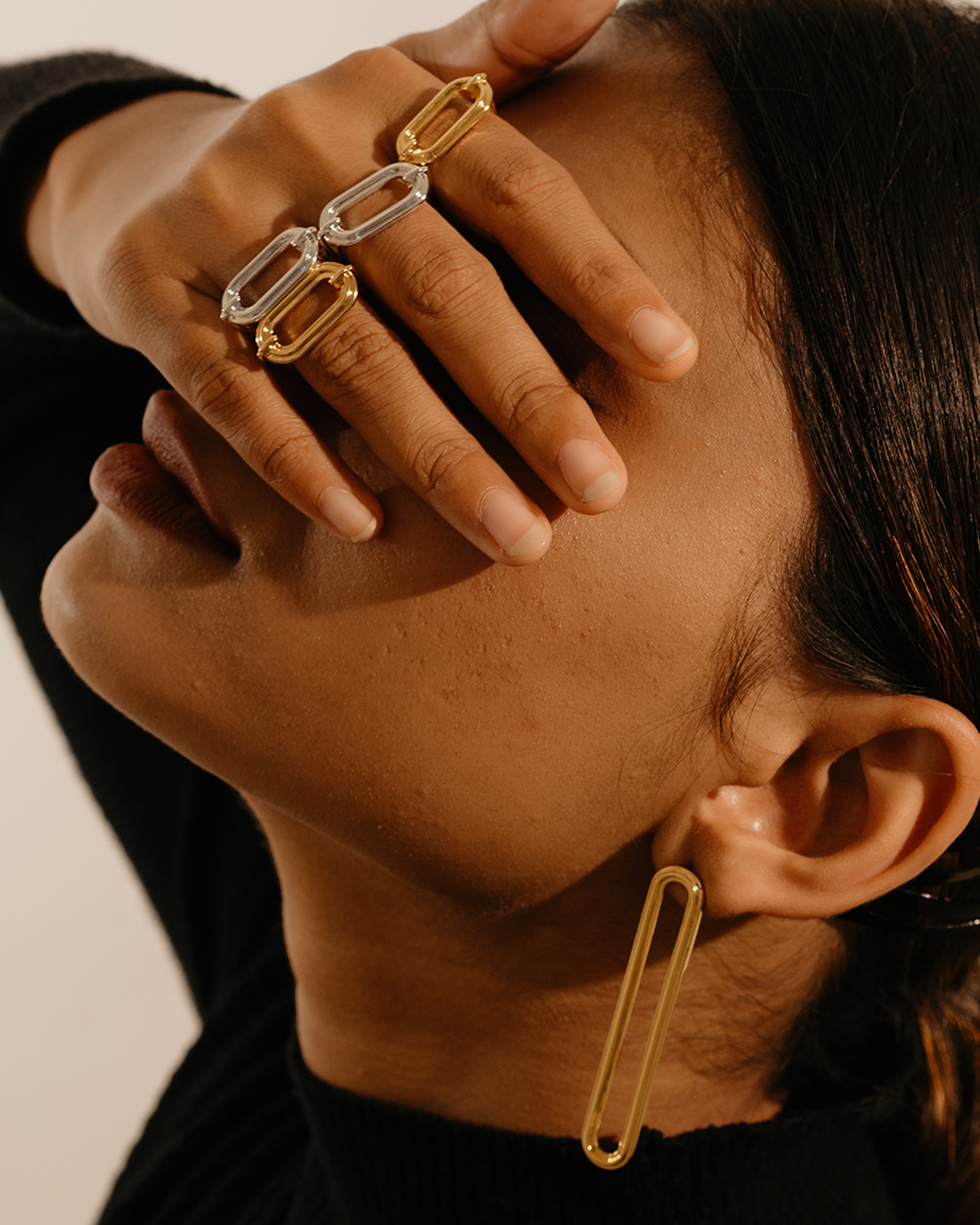 Unity Loop earrings gold