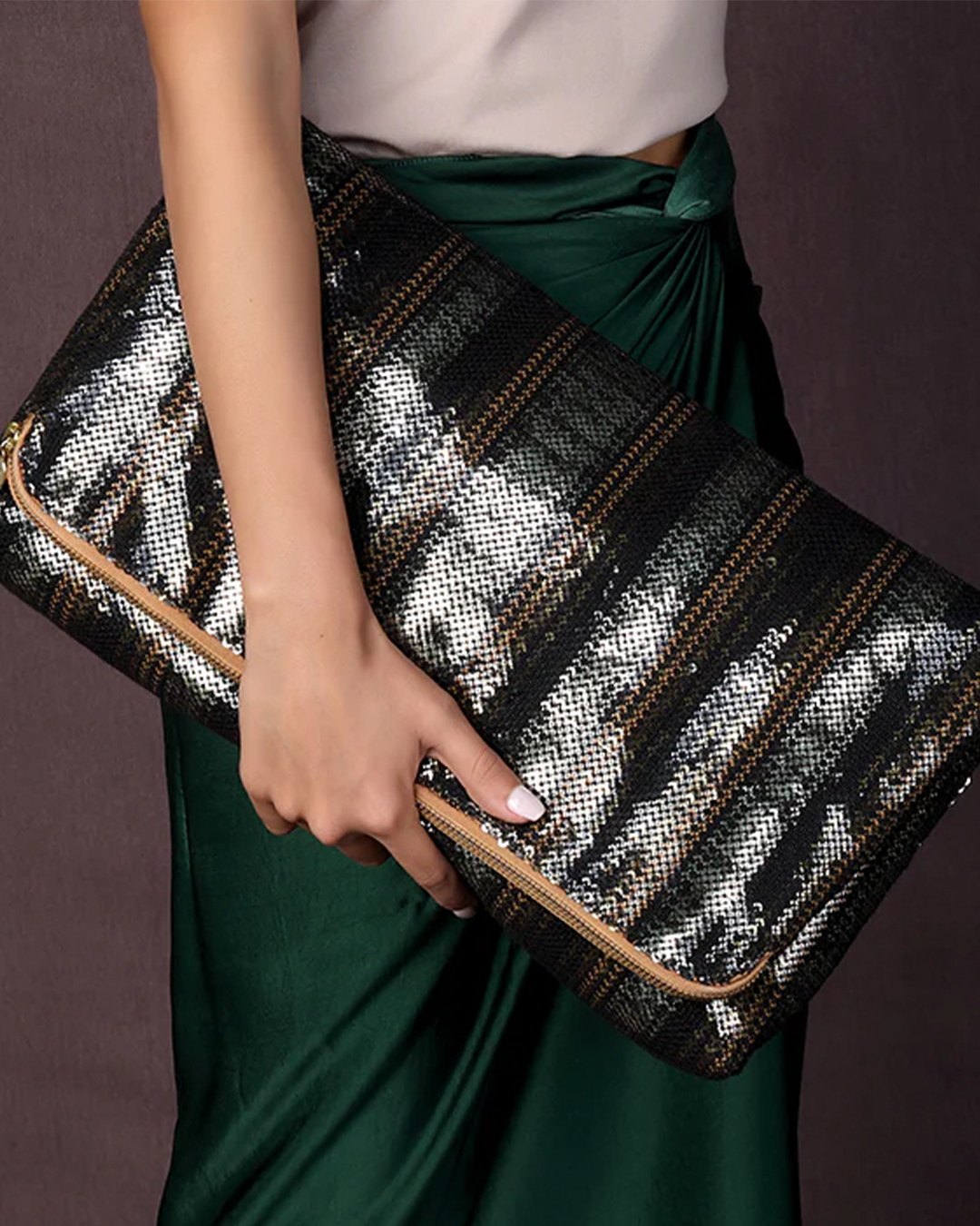 KUBWA SEQUIN CLUTCH 2