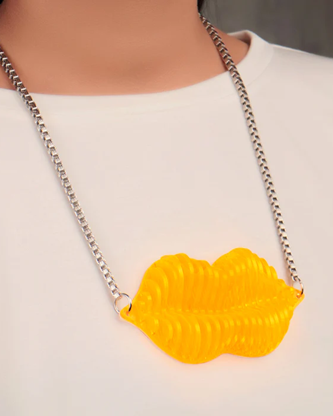 NEON LIP PENDANT 2