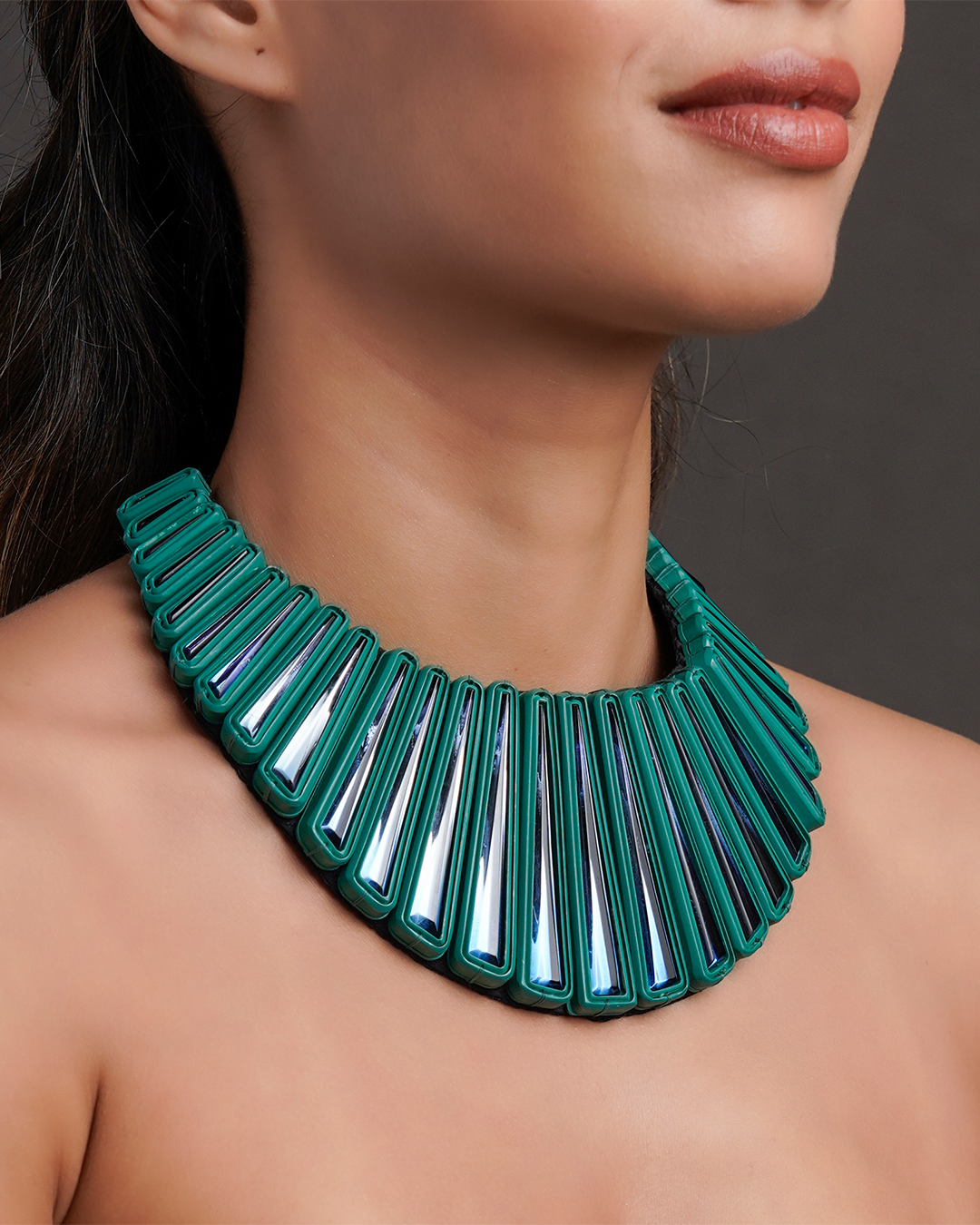 VENETIAN BIB 4